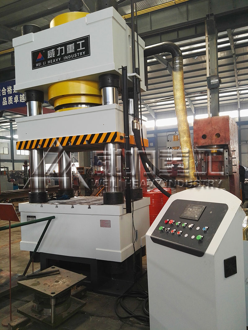 1000噸三梁四柱液壓機(YW32-1000T)四柱油壓機